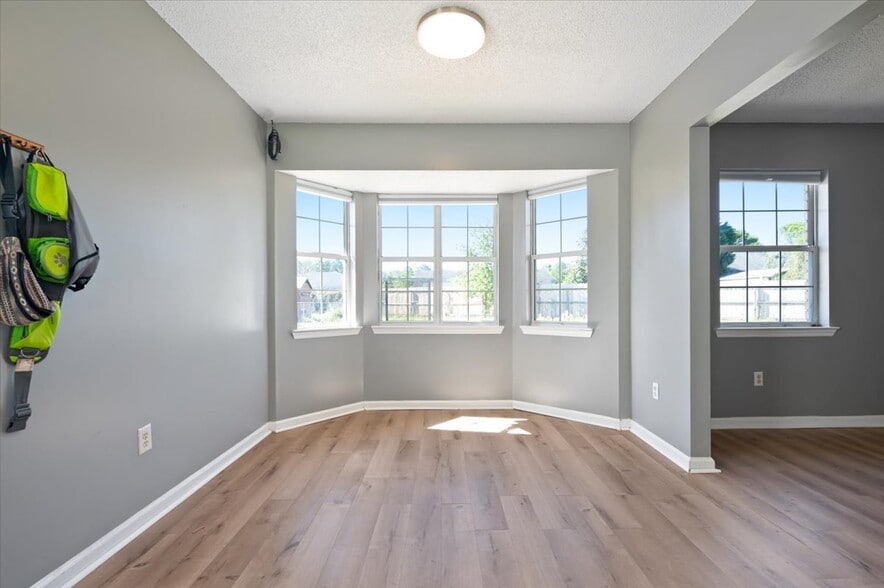 Building Photo - 756 Melissa Dr