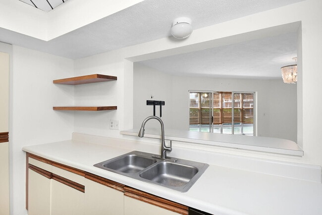 Building Photo - 3254 SE Aster Ln