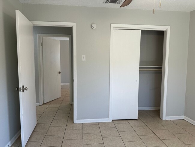 Building Photo - 422 Hardee Dr