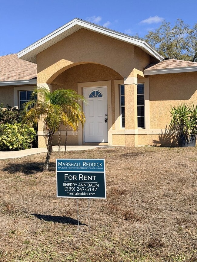 Building Photo - 3 bedrooms and 2 baths! FRESHLY RENOVATED!