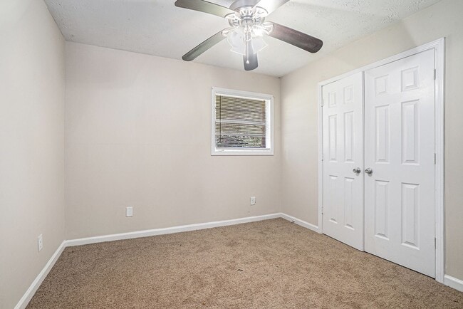 Building Photo - 529 Martindale Ct