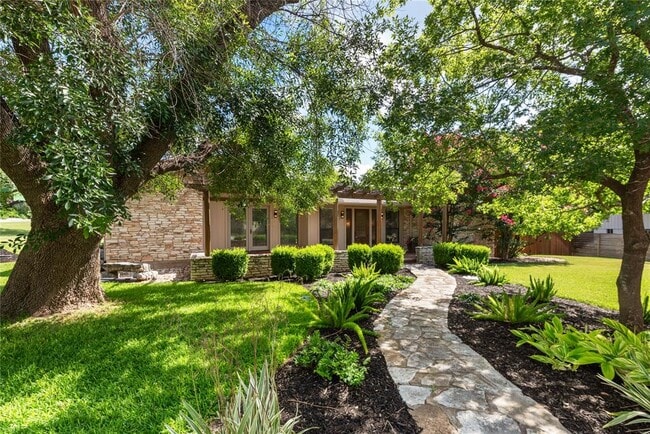 Building Photo - 700 Grey Fox Trail