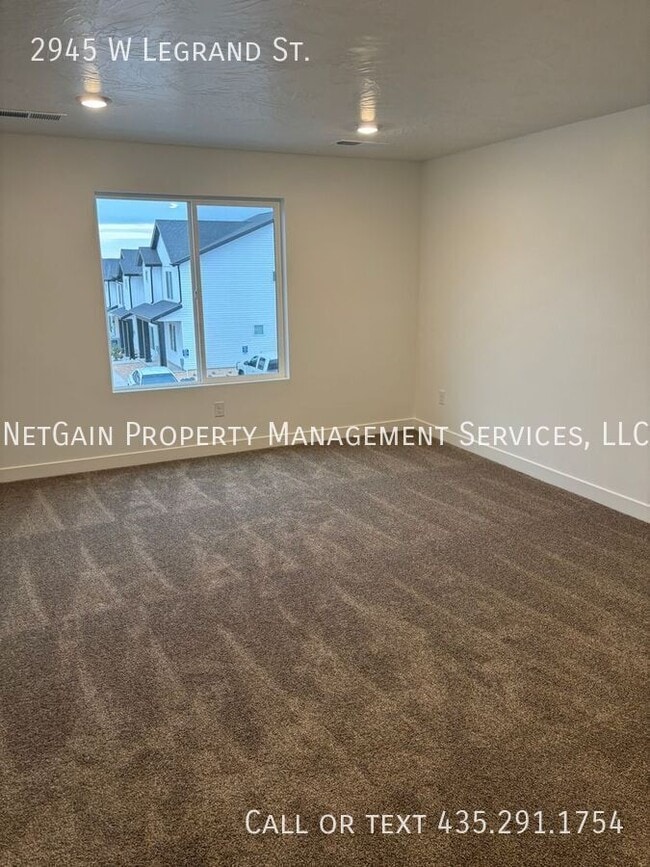 Building Photo - 2945 Legrand St