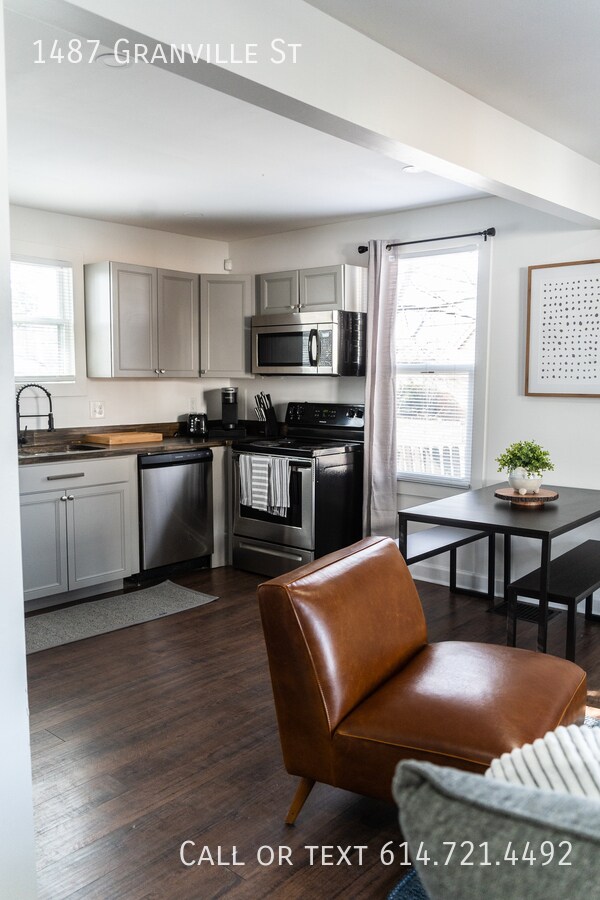 Building Photo - 1487 Granville St