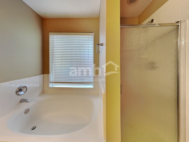 Building Photo - 1420 Mosscreek Dr