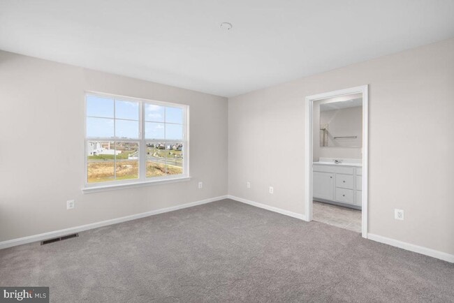 Building Photo - 569 Seeback Dr