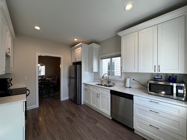 Building Photo - 3667 E Layton Ave