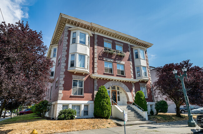 Building Photo - Heritage Manor