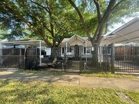 Building Photo - 7410 Ilex St