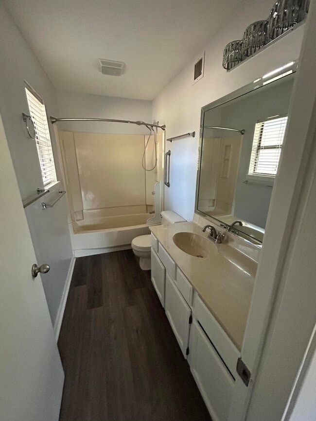 Building Photo - 2908 Alpine Pl