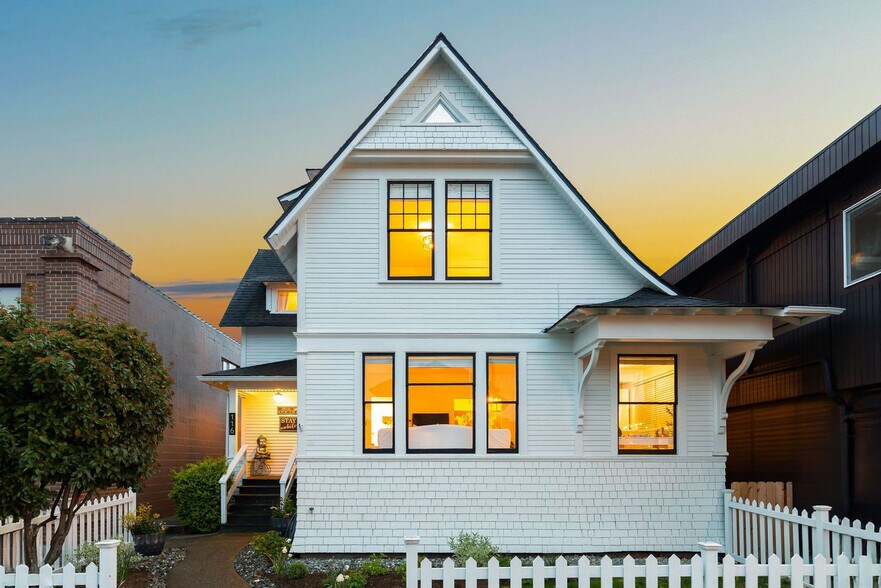 Building Photo - 334 Edmonds St