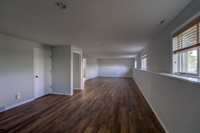 Building Photo - 2770 Sunflower Dr