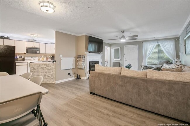 Building Photo - 3351 Galleria Dr
