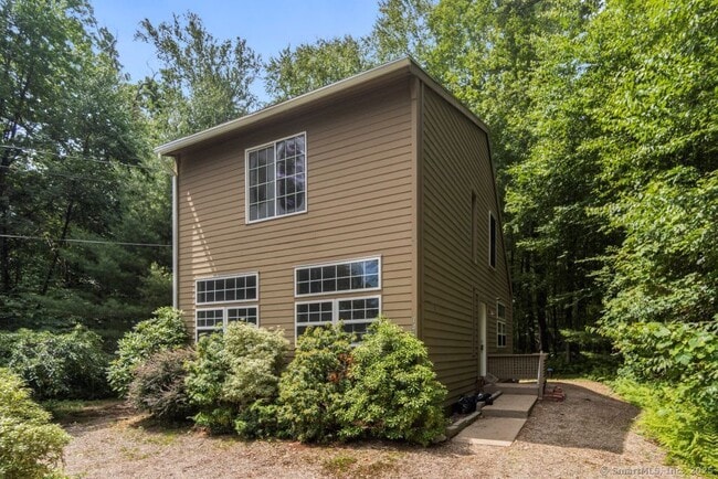 Building Photo - 145 Lakeside Dr
