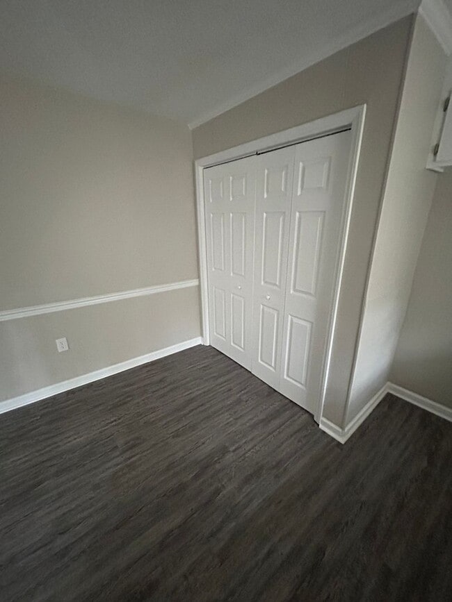 Building Photo - 3 bedroom, two bath home for rent