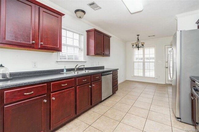 Building Photo - 8725 Lindsey Ln