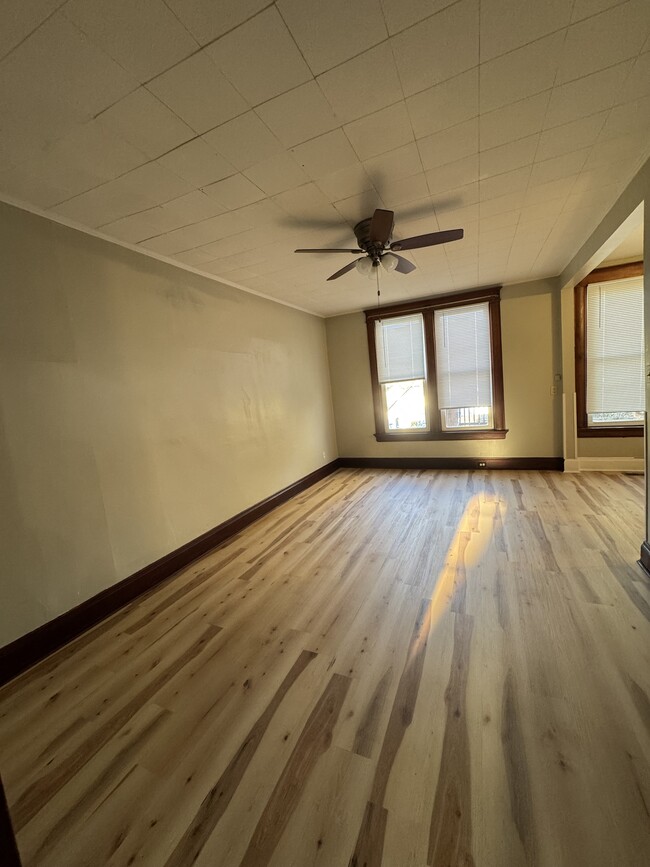 Dining room - 925 Walnut St.