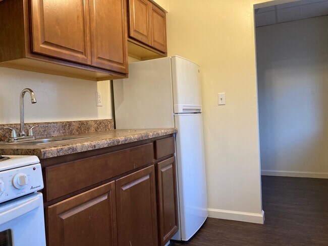 Building Photo - 5801 Lincoln Ave