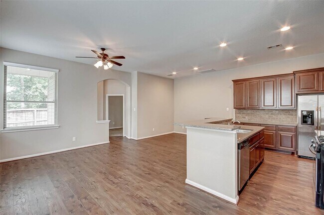 Building Photo - 26 Cheswood Manor Drive