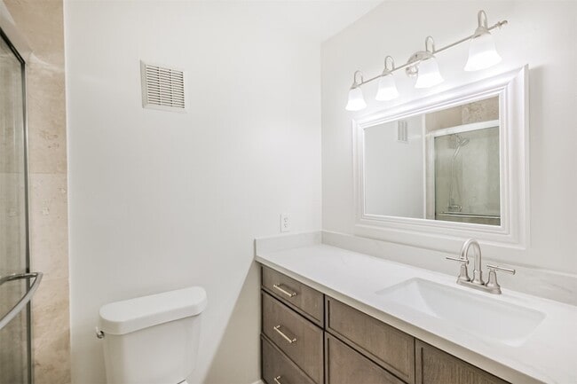 Building Photo - 2507 Bering Dr