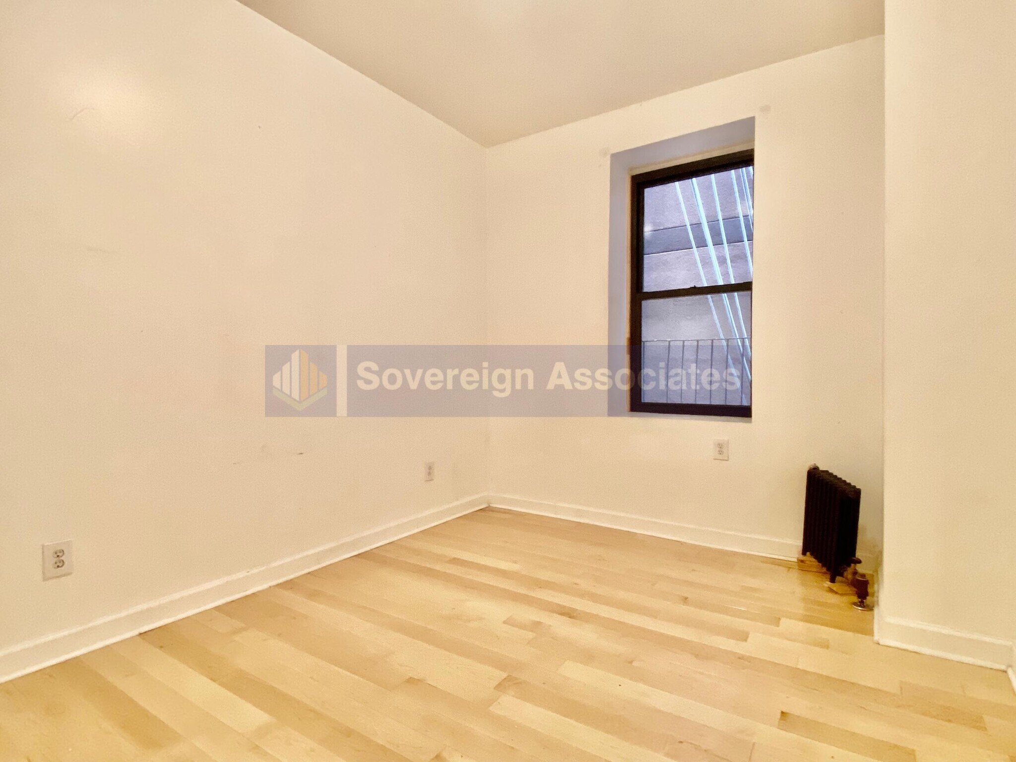 Building Photo - 201 W 105th St