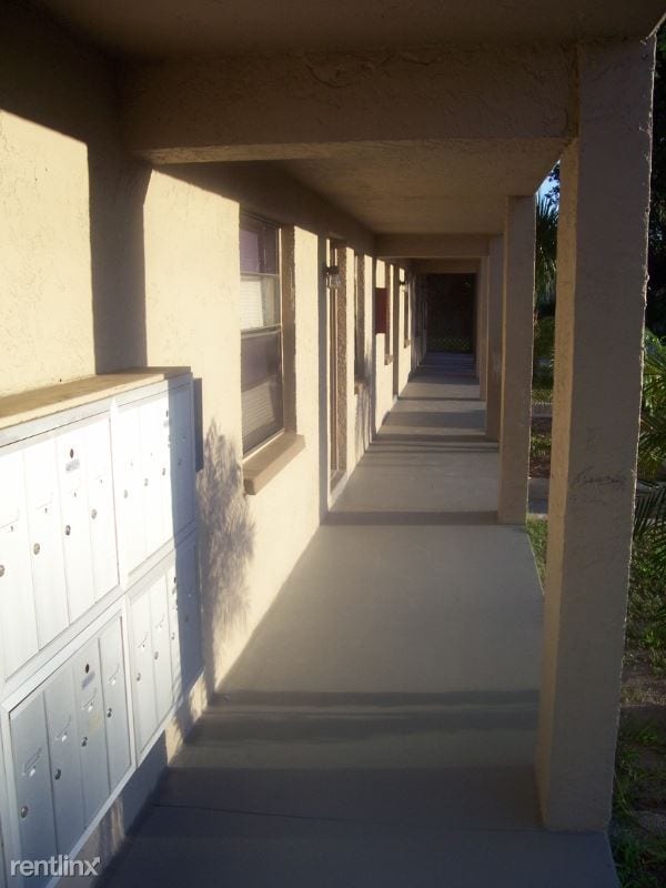 Building Photo - 2 br, 1 bath Apartment - 7800 Belcher Road