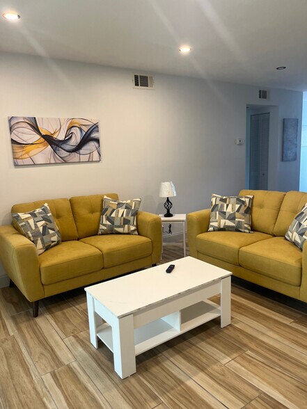 Primary Photo - 2950 SE Ocean Blvd