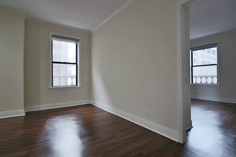 Building Photo - 205 E Chestnut St