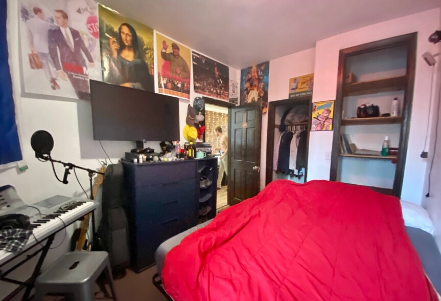 Building Photo - 526 Harvard St