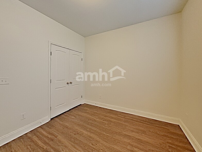 Building Photo - 3415 Cornerstone Dr