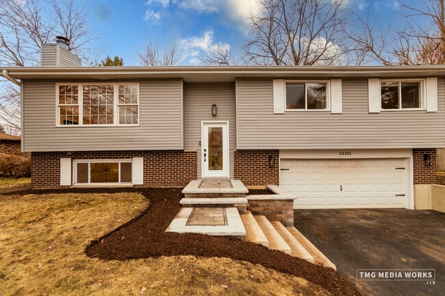 Building Photo - 24331 Davids Ct