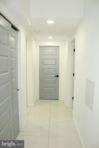 Building Photo - 3017 Ridge Ave
