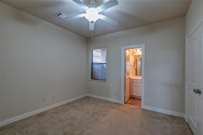 Building Photo - 14333 S Summerchase Cir