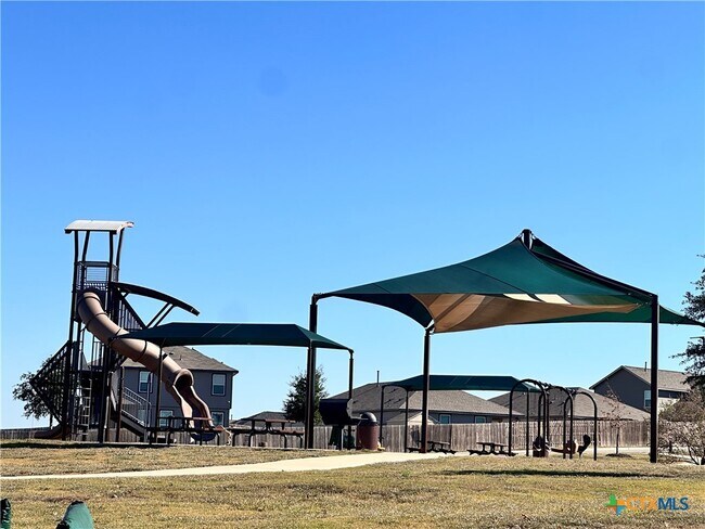 Building Photo - 124 Parrigin Cv