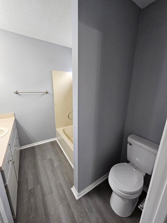 Building Photo - 3026 Yorktown Cir