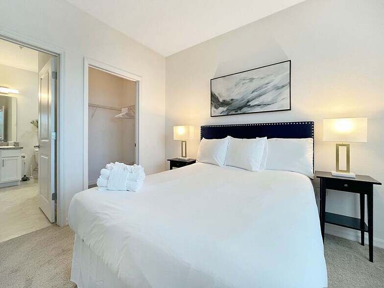 Building Photo - 1222 4th Ave E