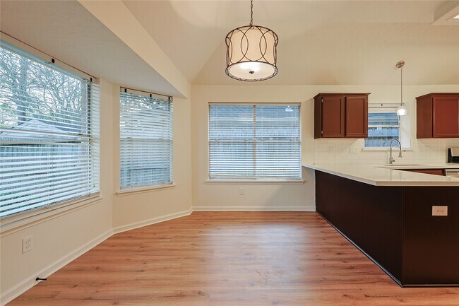 Building Photo - 2109 Eastlands St