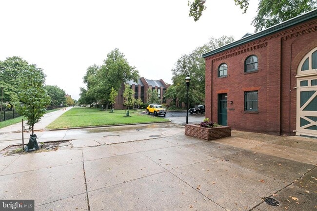 Building Photo - 307 Mosher St