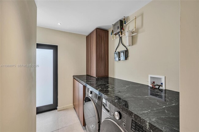 Building Photo - 1170 S Biscayne Point Rd