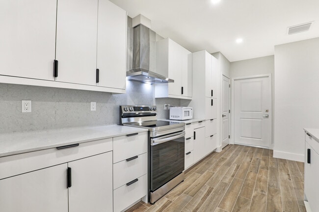 Building Photo - 395 Bella Sol Way