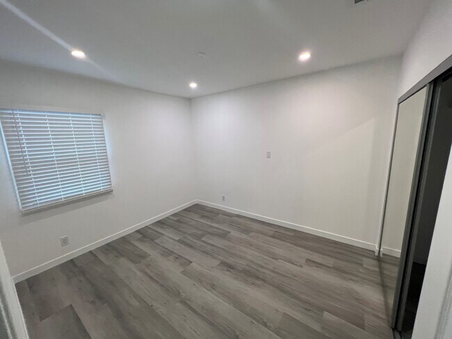 Building Photo - 7512 Tampa Ave