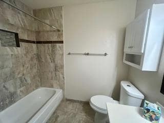 Building Photo - 1208 Oakwood Blvd