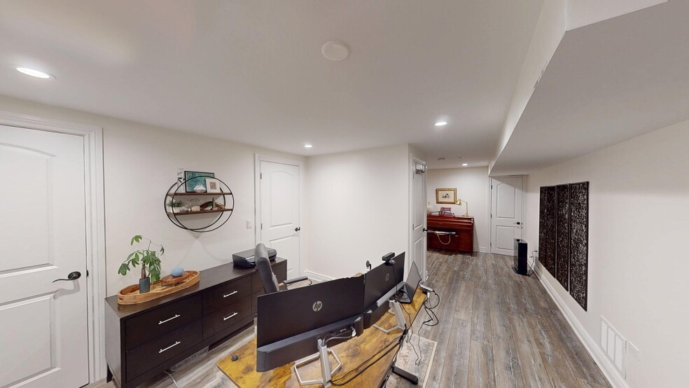 Building Photo - 2207 Periwinkle Ln