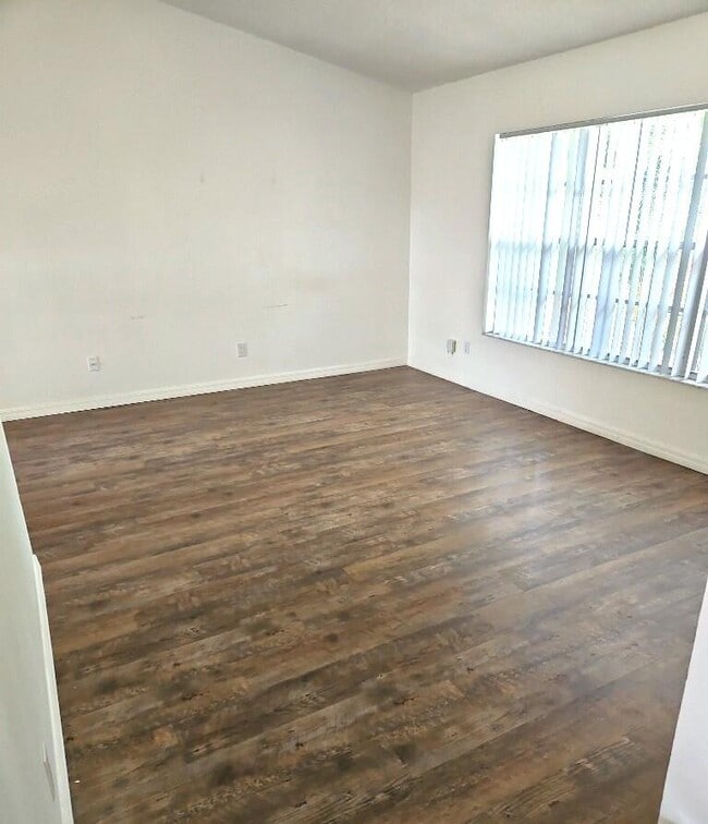 Building Photo - 3520 Egret Dr