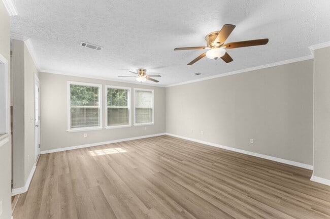 Building Photo - 7304 Claudia's Way