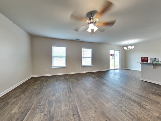 Building Photo - 107 Boat Clb Ln