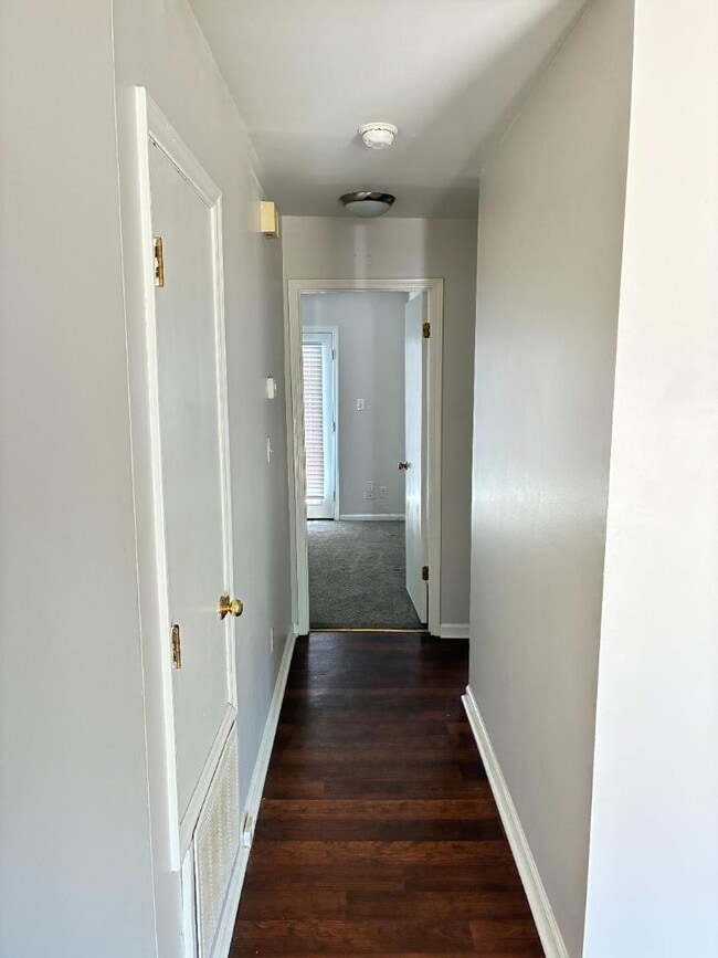 Building Photo - 3701 Nealshire Dr NW