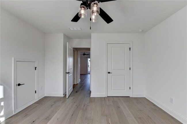 Building Photo - 435 Mayfair Ct