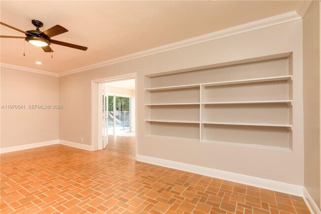 Building Photo - 1350 Mendavia Ave