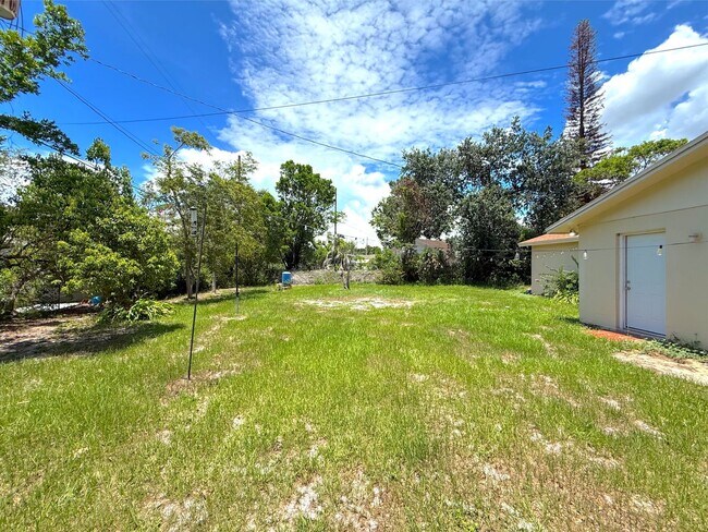 Building Photo - 530 Obispo Ave